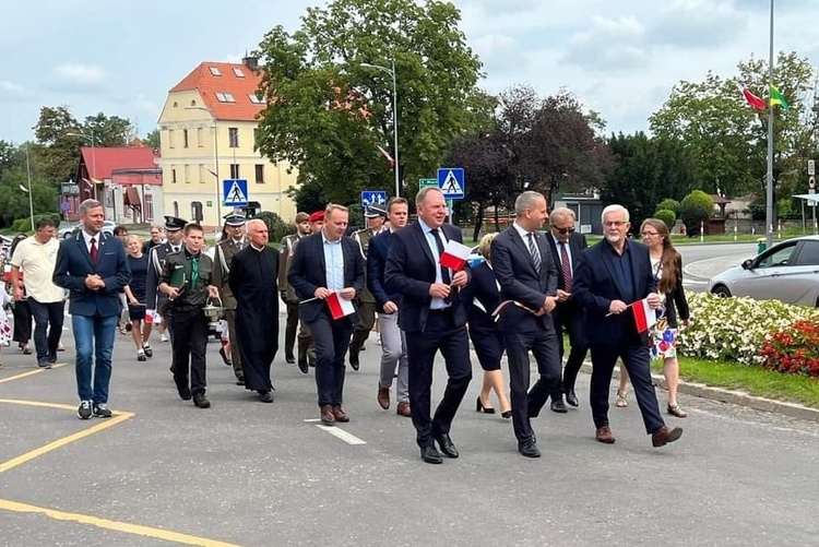 Uczcili "Inkę" w Sobótce dzięki harcerkom