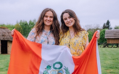 Martyna (z prawej) z Weroniką zostały wolontariuszkami w Peru.