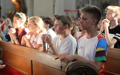 Młodzież włącza się w synod