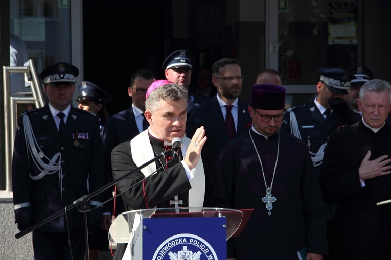 Błogosławieństwo sztandaru policji w Świdwinie