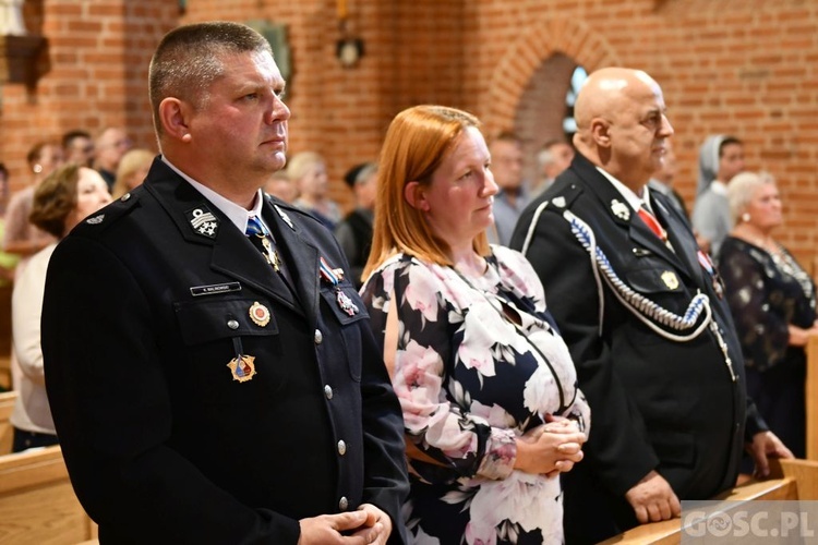 Bp Tadeusz Lityński wręczył diecezjalne odznaczenia dla świeckich