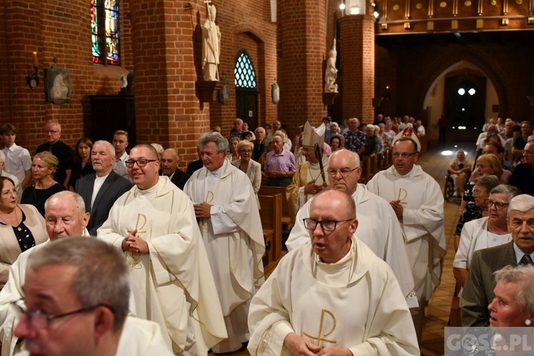 Bp Tadeusz Lityński wręczył diecezjalne odznaczenia dla świeckich