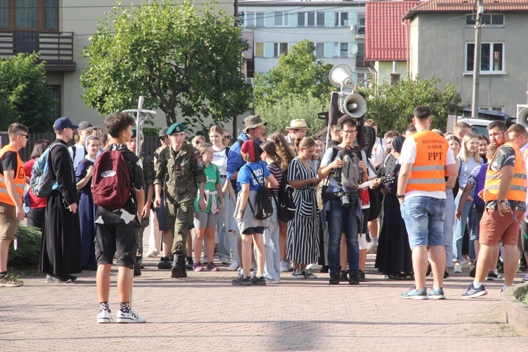 Okręgowa piesza pielgrzymka młodych z Dębicy do Zawady