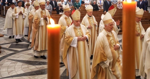 100 lat „Gościa Niedzielnego” – Msza św. w katowickiej archikatedrze, cz. I