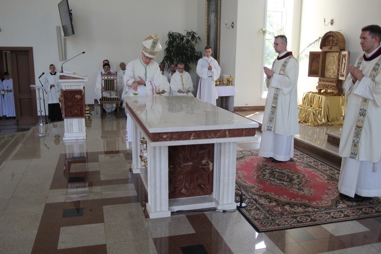 Poświęcenie nowej świątyni w Lubinie