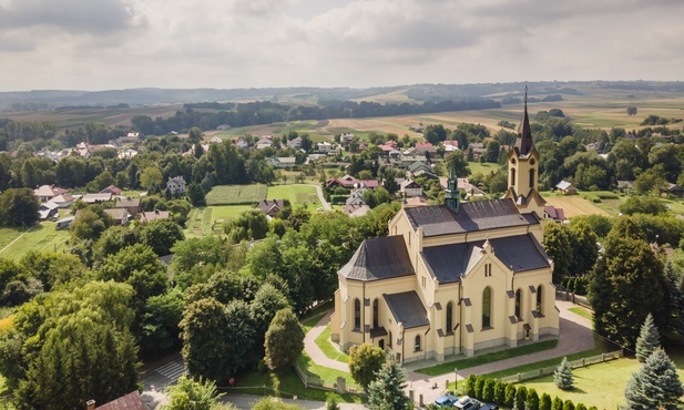 21 Żydów przetrwało wojnę dzięki mieszkańcom Markowej. Bohaterstwo Ulmów nie wzięło się znikąd