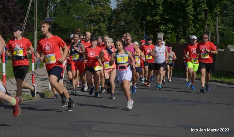 W Żaganiu pobiegli do Bożego Grobu