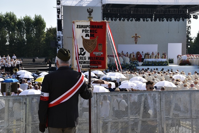 Beatyfikacja rodziny Ulmów w Markowej - pielgrzymi z całej Polski na Mszy św.