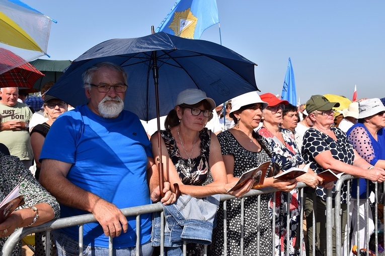 Beatyfikacja rodziny Ulmów w Markowej - pielgrzymi z całej Polski na Mszy św.