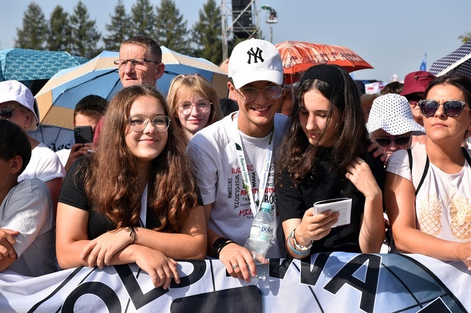 Beatyfikacja rodziny Ulmów w Markowej - pielgrzymi z całej Polski na Mszy św.