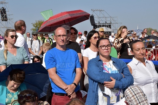 Beatyfikacja rodziny Ulmów w Markowej - pielgrzymi z całej Polski na Mszy św.