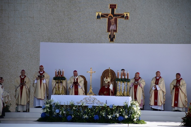 Beatyfikacja rodziny Ulmów w Markowej - pielgrzymi z całej Polski na Mszy św.