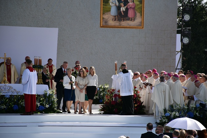 Beatyfikacja rodziny Ulmów w Markowej - pielgrzymi z całej Polski na Mszy św.