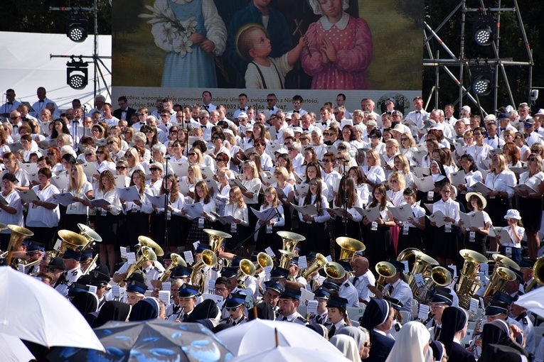 Beatyfikacja rodziny Ulmów w Markowej - pielgrzymi z całej Polski na Mszy św.