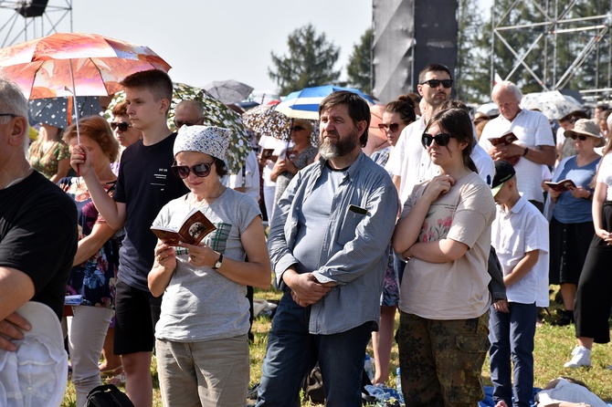 Beatyfikacja rodziny Ulmów w Markowej - pielgrzymi z całej Polski na Mszy św.