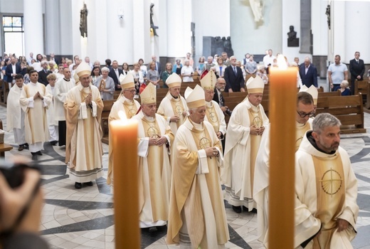 100 lat „Gościa Niedzielnego” – Msza św. w katowickiej archikatedrze, cz. I