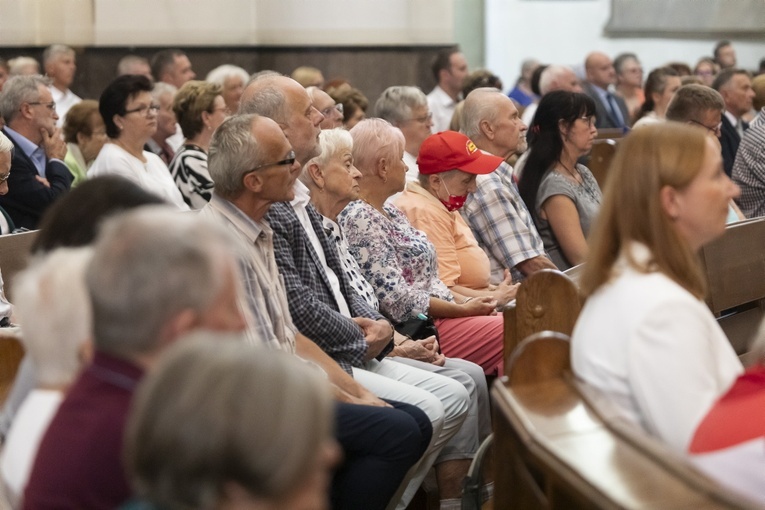 100 lat „Gościa Niedzielnego” – Msza św. w katowickiej archikatedrze, cz. I