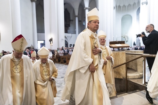 100 lat „Gościa Niedzielnego” – Msza św. w katowickiej archikatedrze, cz. I