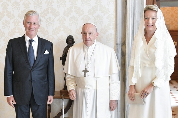 Franciszek przyjął na audiencji parę królewską z Belgii