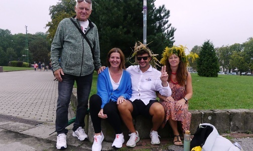 Pan Włodzimierz, Halina, Łukasz i Monika - poznali się kilka lat temu w drodze do Częstochowy.