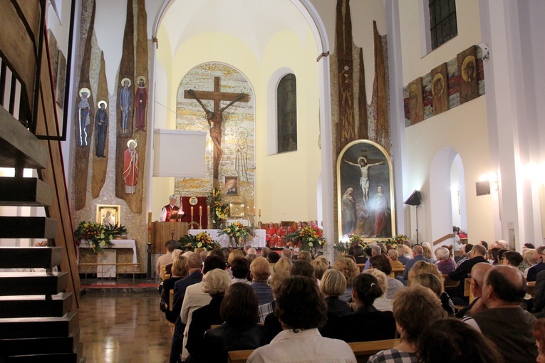 Tarnów. 25-lecie parafii filipinów