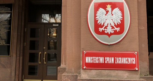 Zbigniew Rau zdecydował o zwolnieniu Jakuba Osajdy; będzie kontrola i audyt w Departamencie Konsularnym MSZ 