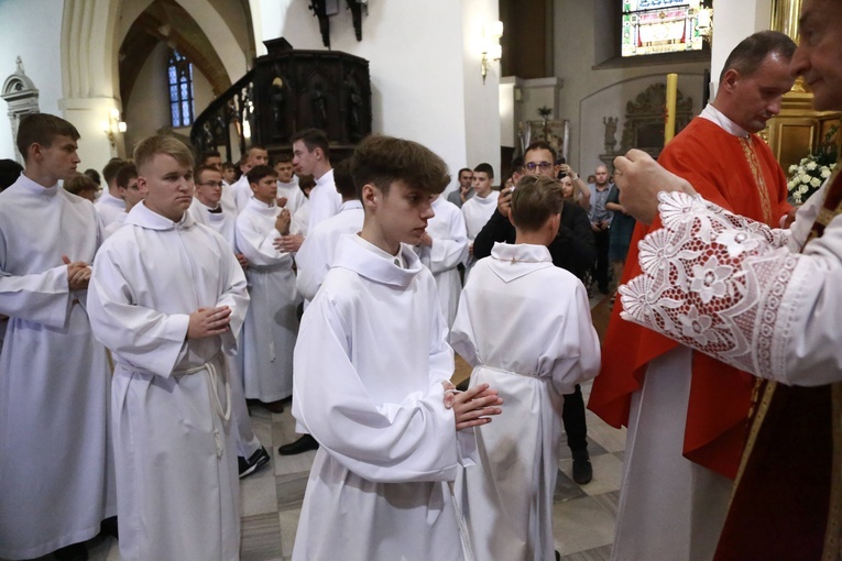 Wręczenie krzyży ceremoniarza