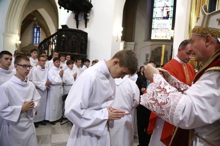 Wręczenie krzyży ceremoniarza