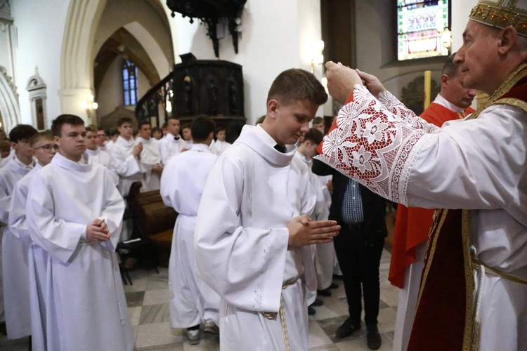 Wręczenie krzyży ceremoniarza