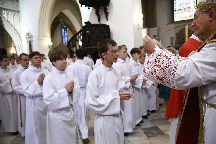 Wręczenie krzyży ceremoniarza