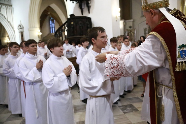 Wręczenie krzyży ceremoniarza