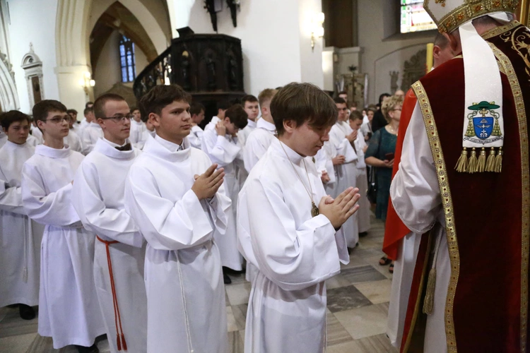 Wręczenie krzyży ceremoniarza