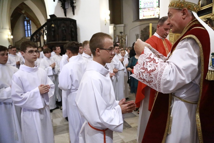 Wręczenie krzyży ceremoniarza