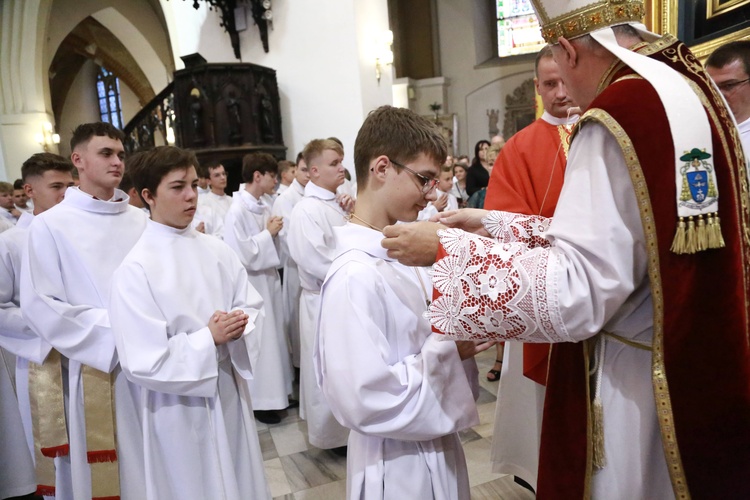 Wręczenie krzyży ceremoniarza