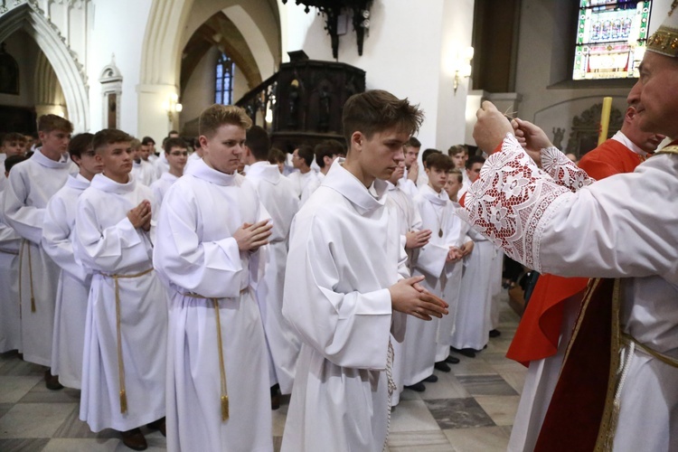 Wręczenie krzyży ceremoniarza