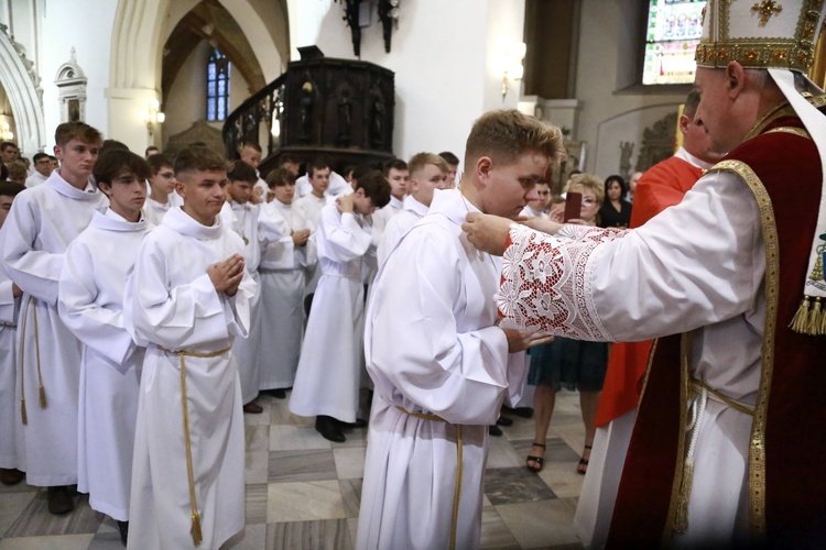 Wręczenie krzyży ceremoniarza