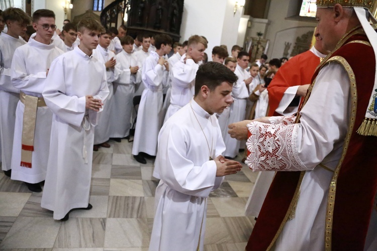 Wręczenie krzyży ceremoniarza