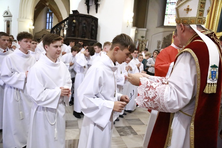 Wręczenie krzyży ceremoniarza