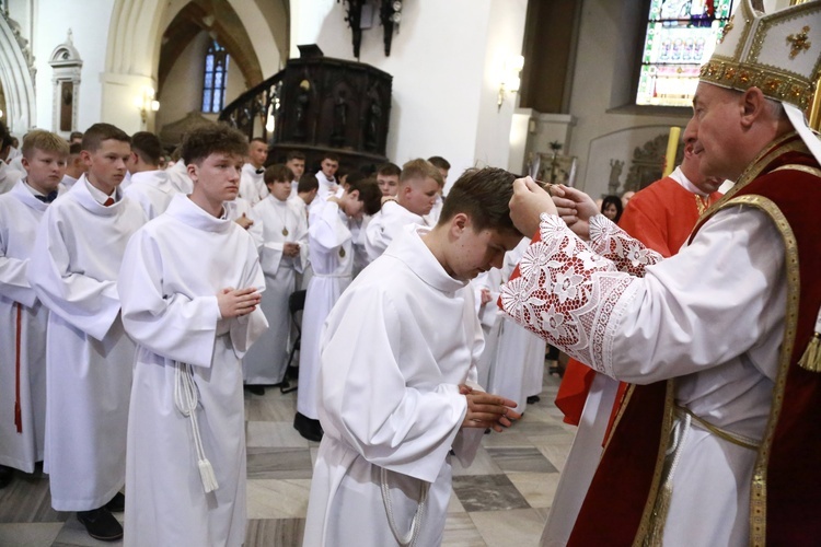 Wręczenie krzyży ceremoniarza
