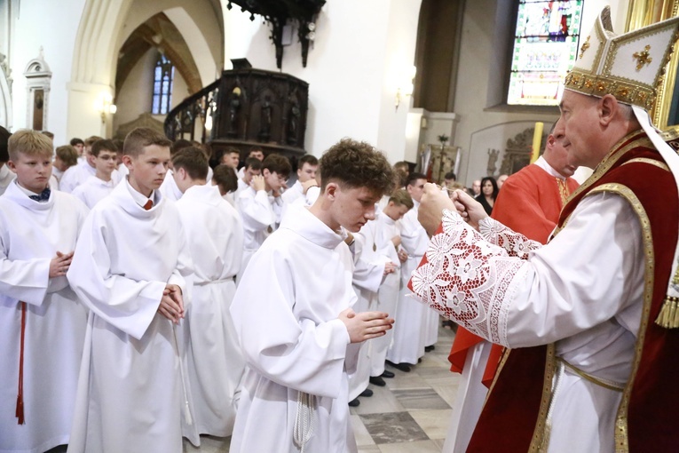 Wręczenie krzyży ceremoniarza