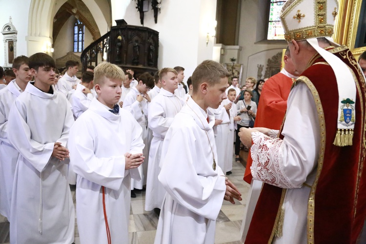 Wręczenie krzyży ceremoniarza