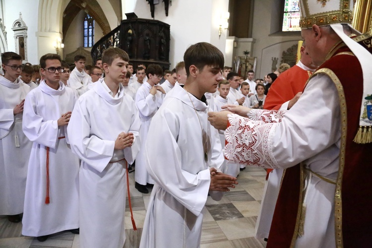 Wręczenie krzyży ceremoniarza