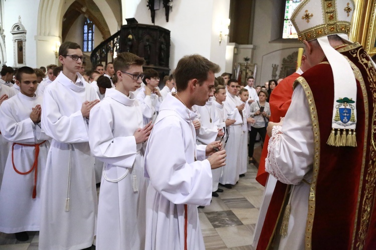 Wręczenie krzyży ceremoniarza