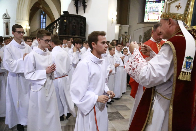 Wręczenie krzyży ceremoniarza