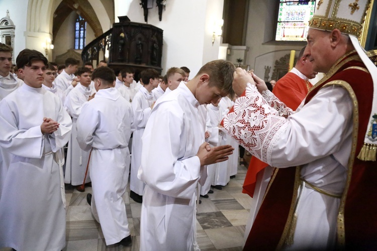 Wręczenie krzyży ceremoniarza