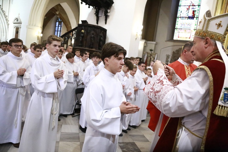 Wręczenie krzyży ceremoniarza