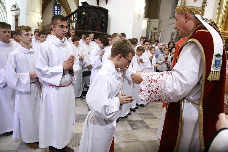 Wręczenie krzyży ceremoniarza