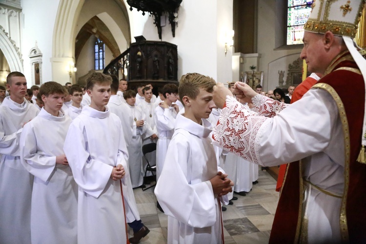 Wręczenie krzyży ceremoniarza