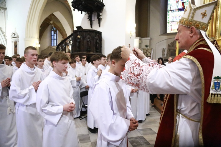 Wręczenie krzyży ceremoniarza