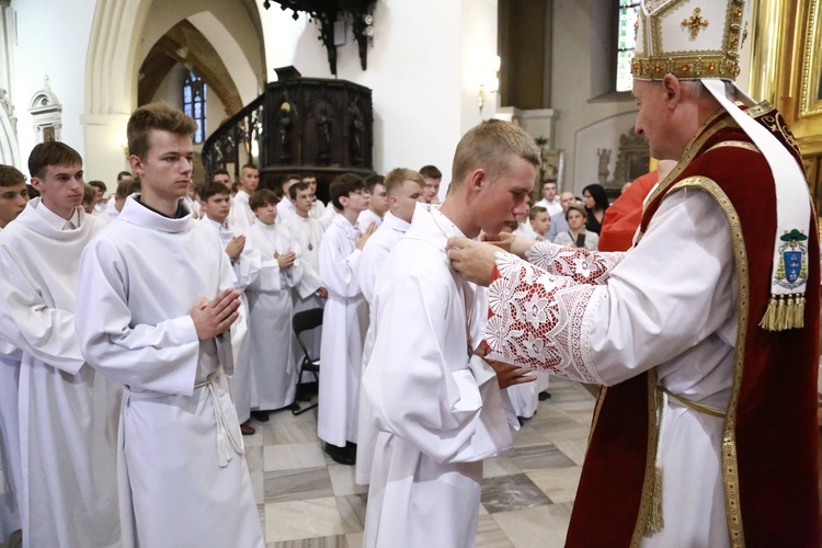 Wręczenie krzyży ceremoniarza